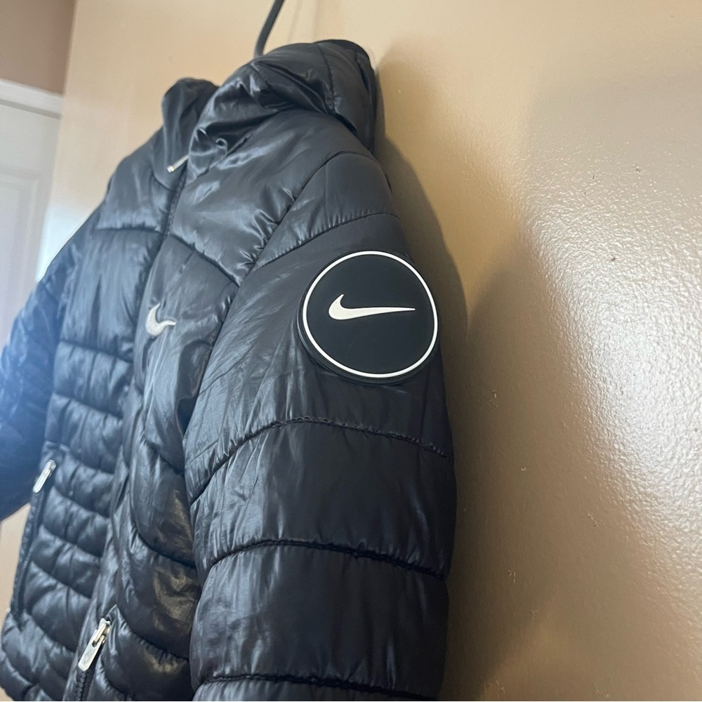 Nike Kids Black Puffer Jacket 5 Medium - Picture 5 of 10